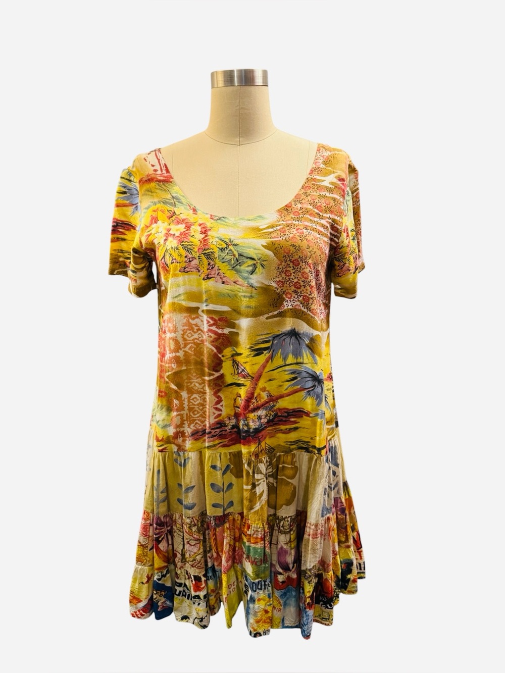 Jam’s World Hattie Dress XS 100% Rayon Hawaiian Art Print Tiered Ruffle Mini